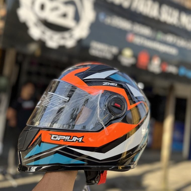 Capacete Opium Laranja, cor Preto/Laranja, linha Opium — 021 Moto Peças Vargem Pequena RJ