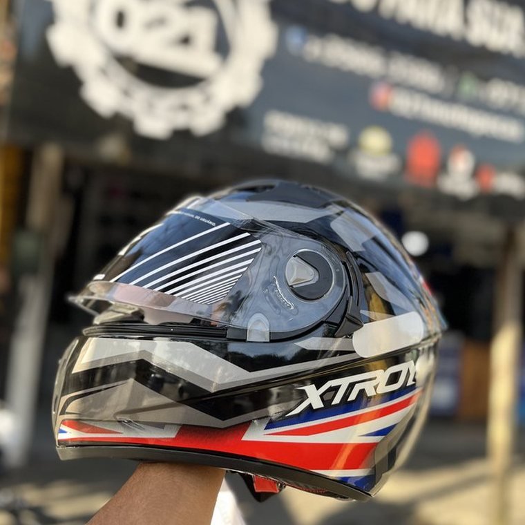 Capacete X-Troy Union Jack, cor Preto/Prata, linha X-Troy — 021 Moto Peças Vargem Pequena RJ